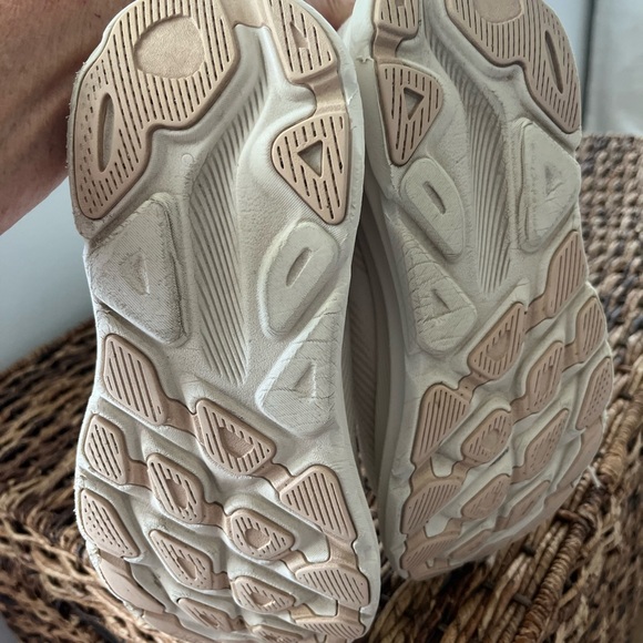 Hoka Clifton 9 women’s Oatmeal - Picture 5 of 9